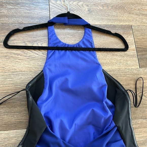 Nicole Miller Halter Dress Cocktail Flattering Ruched Waist Size 4 - Picture 8 of 8